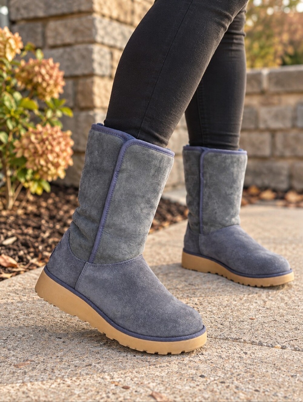 UGG Amie Boots Size 8